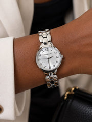 Relógio Feminino Comparatto Analógico Prata com Mostrador Branco e Pulseira Metálica de Elos Geométricos